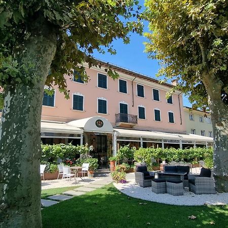 Ristorante Albergo Corona Novi Ligure Bagian luar foto