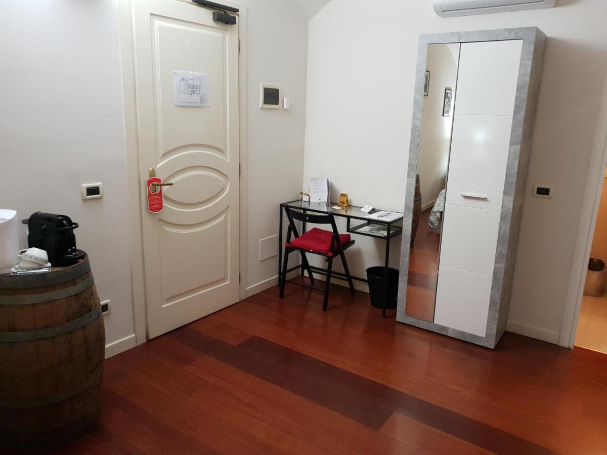 Ristorante Albergo Corona Novi Ligure Bagian luar foto